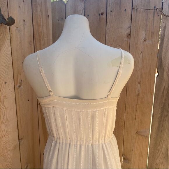 Forever 21 pleated off white/ beige maxi dress size small - Picture 12 of 13